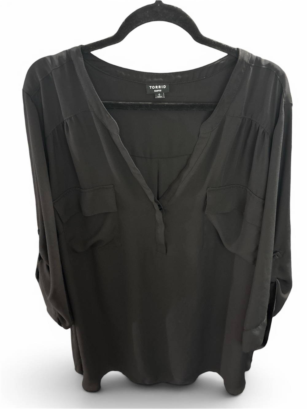 TORRID Harper Georgette V-Neck Pullover 3/4 Sleeve Roll Tab Sleeve Blouse - Picture 3 of 6